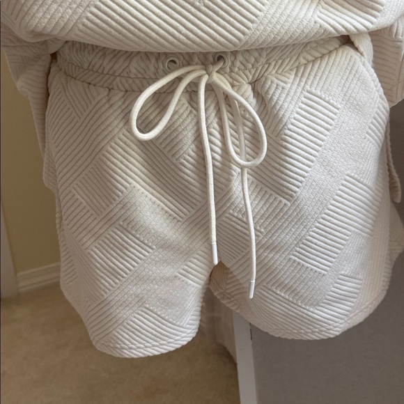 Shorts Set - Picture 3 of 9